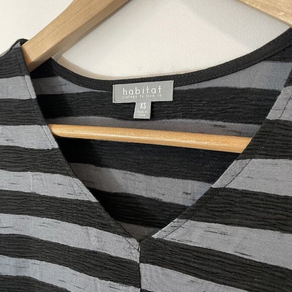 Habitat High Low Top Womens XS Black Gray Stripe Longline V-Neck Tunic Shirt EUC - Picture 3 of 10